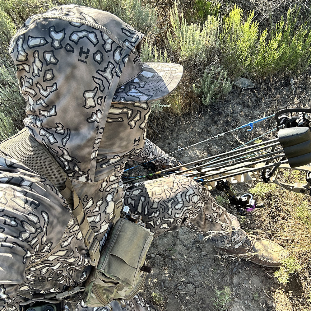Arid Exile Camo™/Black Mesh Flatbill Snap Back Hat – Hiden